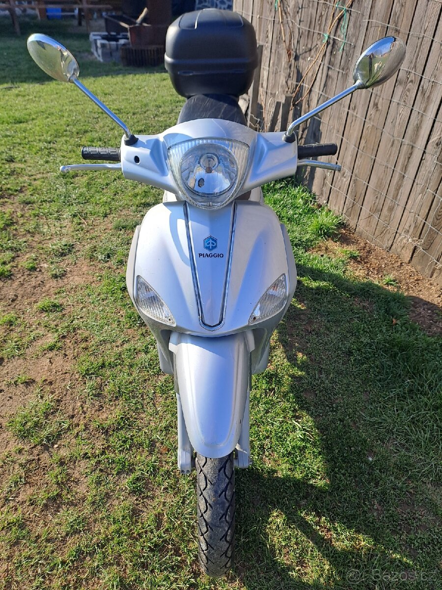 Motocykl Piaggio Liberty 125 - 4