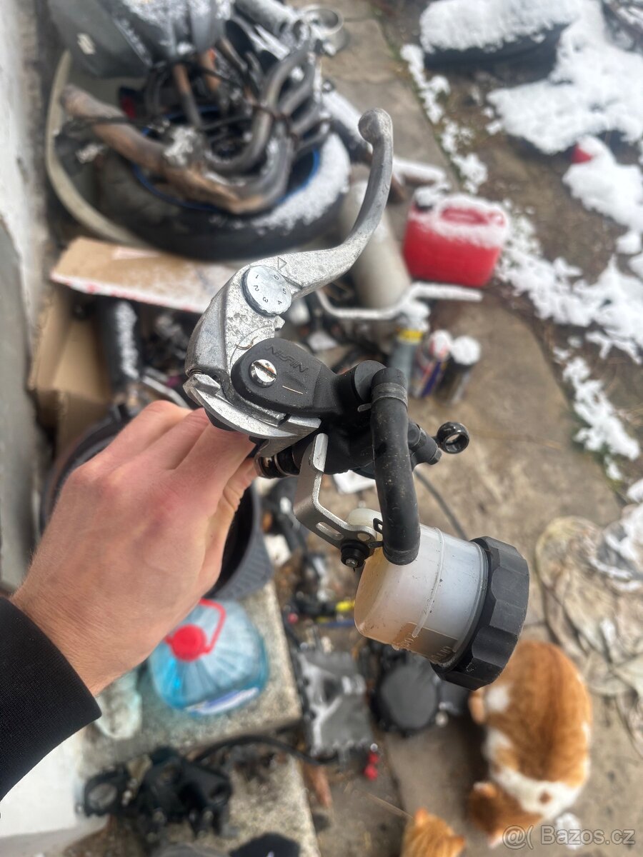 Pancerove hadice HEL brzdova pumpa trmeny Suzukk Gsxr - 4