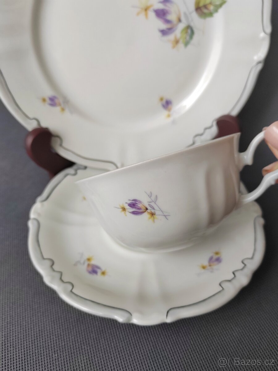 Klasická porcelánová čajová sada s jemným květinovým decorem - 4