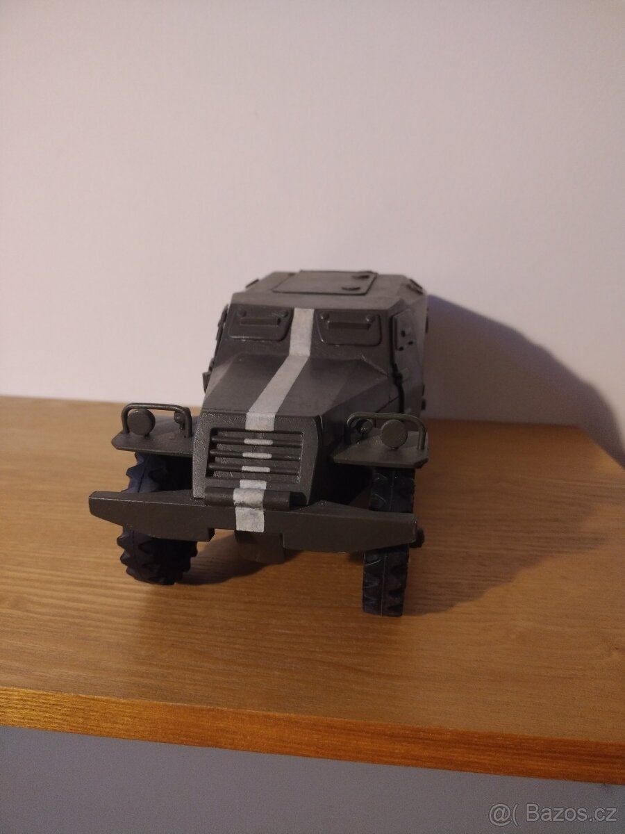 Krásný starý model obrněného vozidla, dřevo+kov - 4