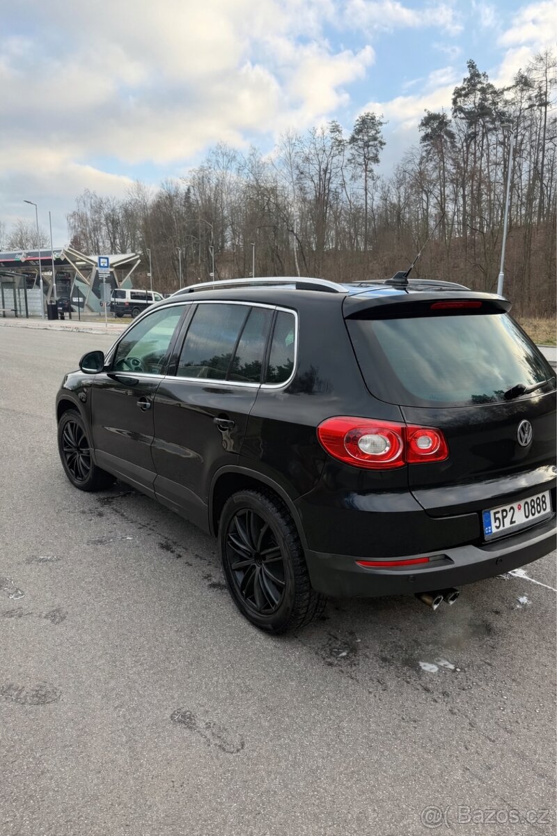 Volkswagen Tiguan - 4