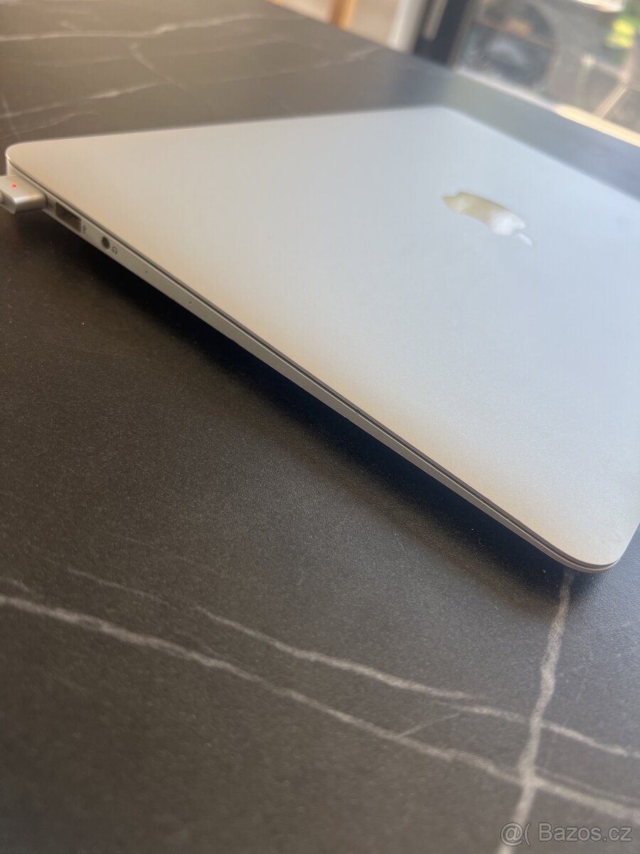 Apple MacBook Air 13" i5 - 4