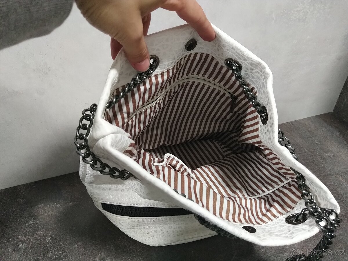 Kabelka pytel s řetězem - 4