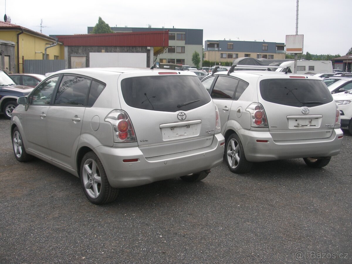 TOYOTA COROLLA VERSO 2 KUSY DOHROMADY,2.2D-4D - 4