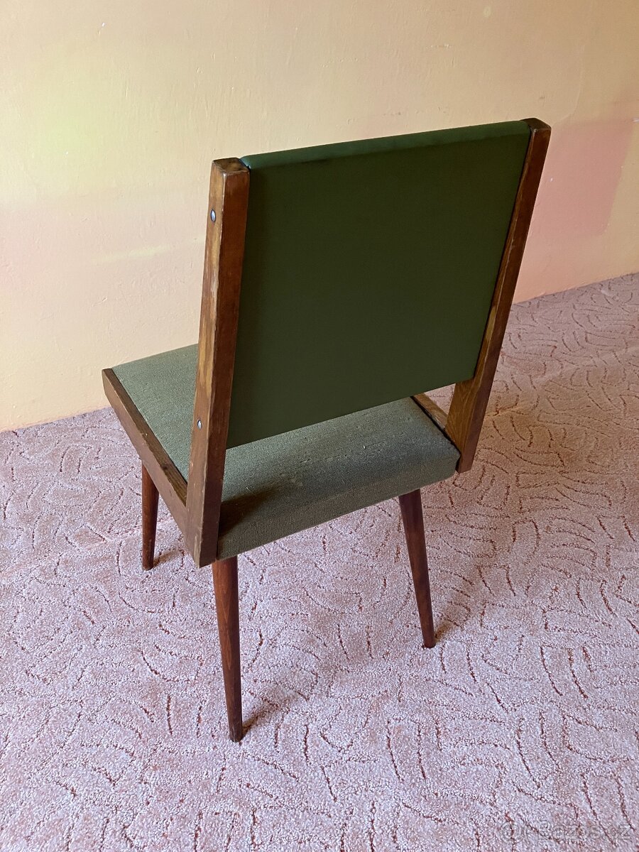 Stará čalouněná dřevěná židle - 4