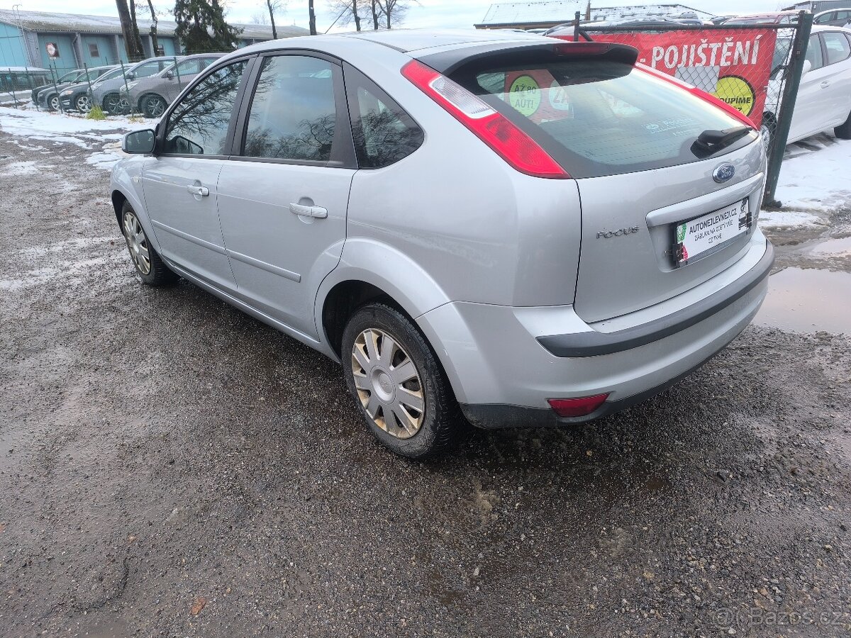 Ford Focus, BEZ KOROZE,VÝBAVA,150KM,SERVIS - 4