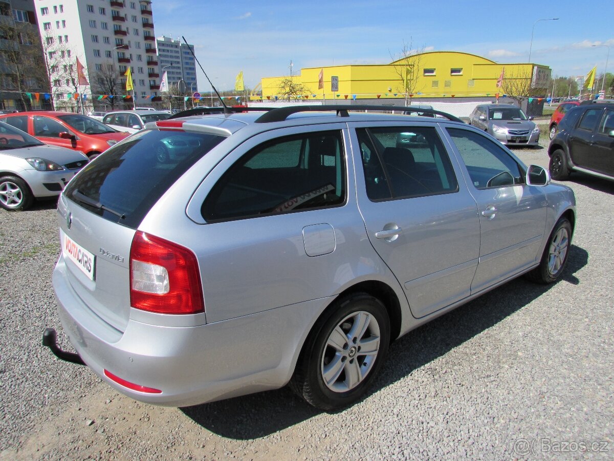 Škoda Octavia II 1.6 TDi 77kW kombi, Servisní kniha, 2.maj. - 4