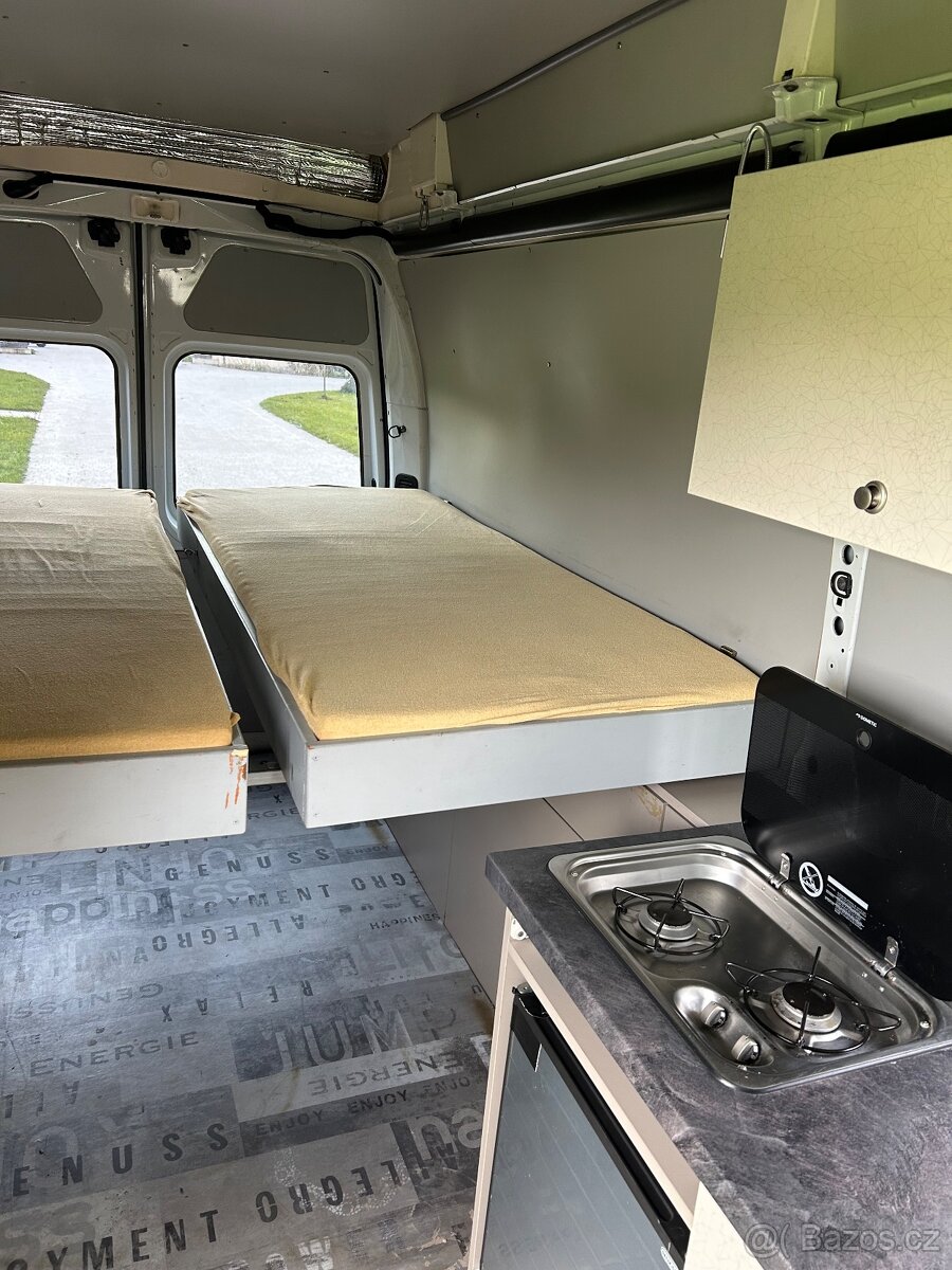 Prodám obytnou dodávku Renault Master - 4