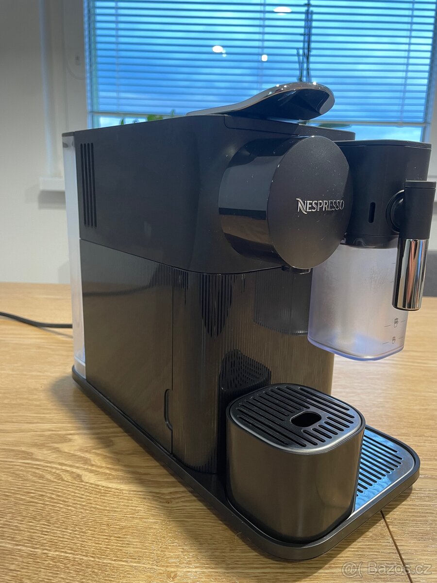 NESPRESSO LATTISSIMA ONE EN510.B - 4