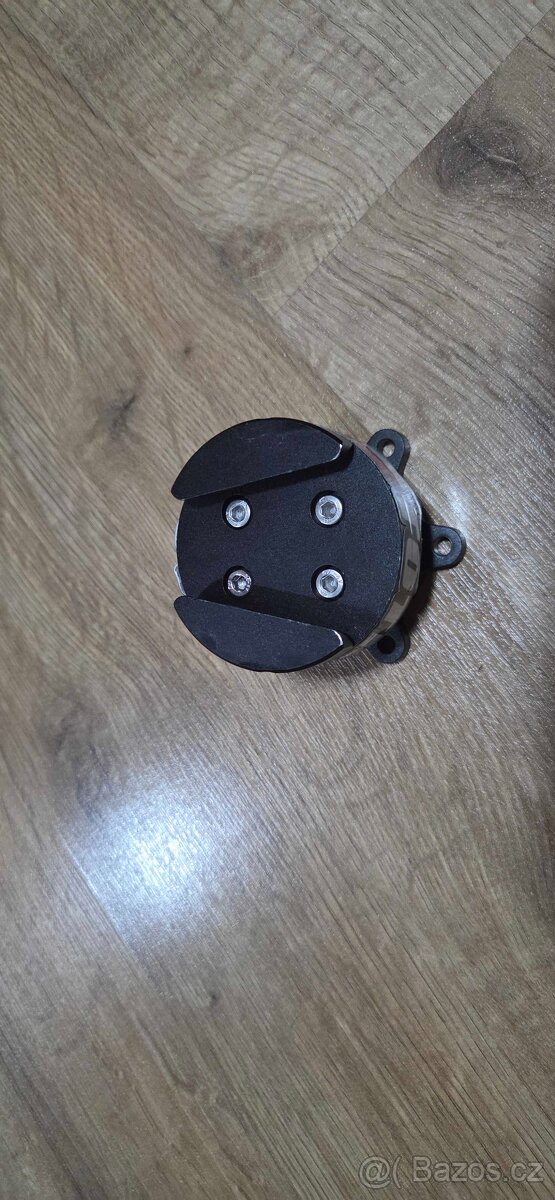 Simucube 2 Pro a quick release mistra ČR v simracingu 2025 - 4