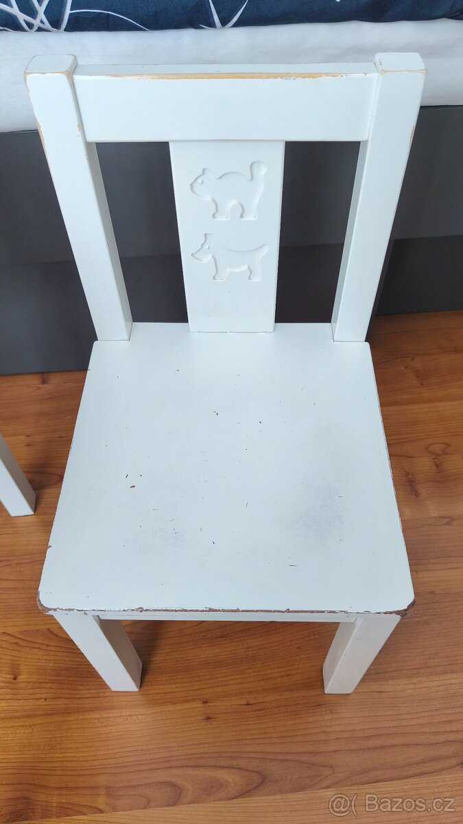 Stůl ze dvoumi židlemi - 4