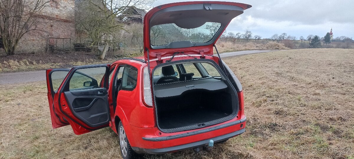 Ford Focus 1.8 TDCi GHIA NOVÁ STK - 4