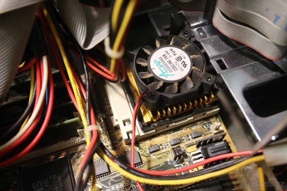 MUZEUM PC - Staré PC - 486DX4 Plus - 4