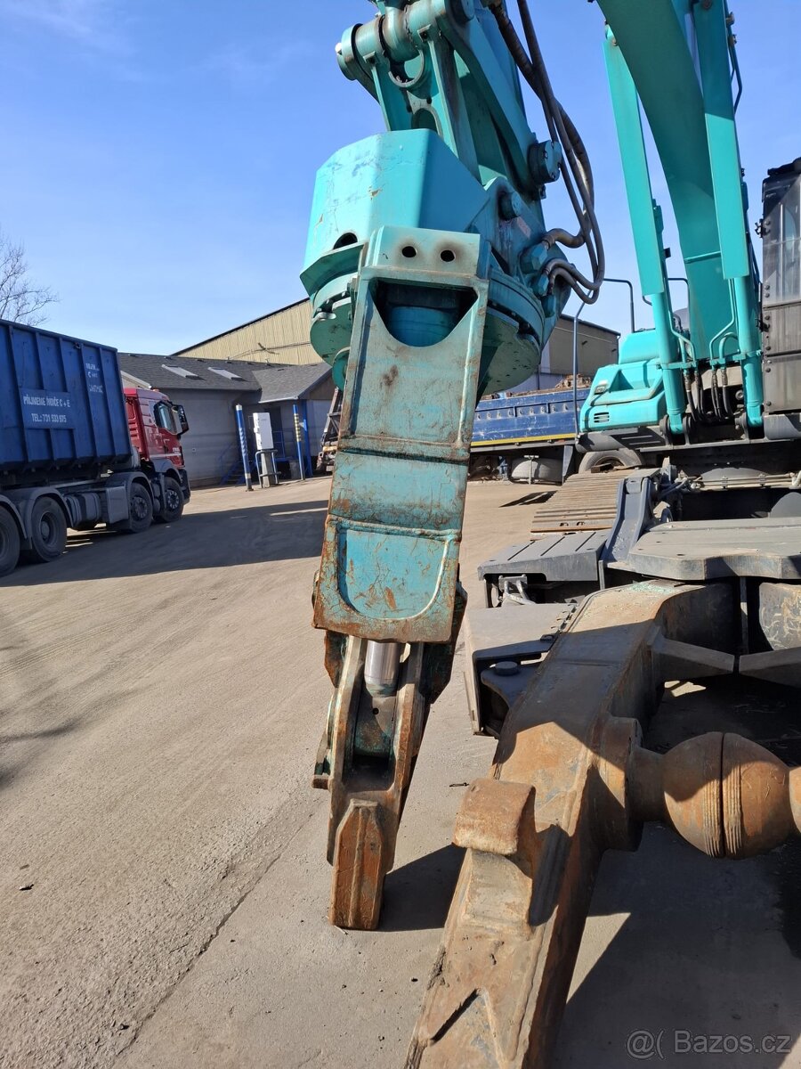 Prodam bagr Kobelko 30 t - 4