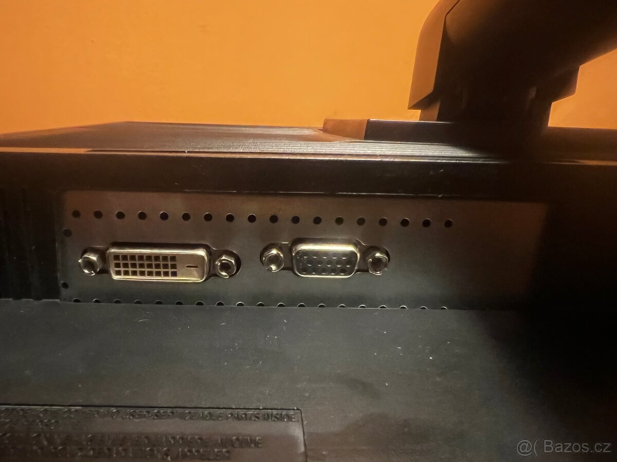 Monitor Samsung S24E450 - 4