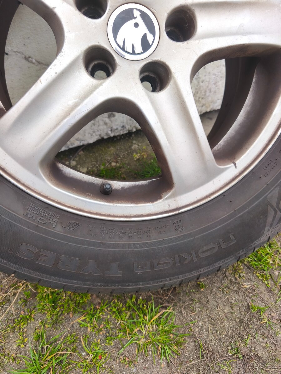 nokian tyres waterproof 195/65/15 - 4