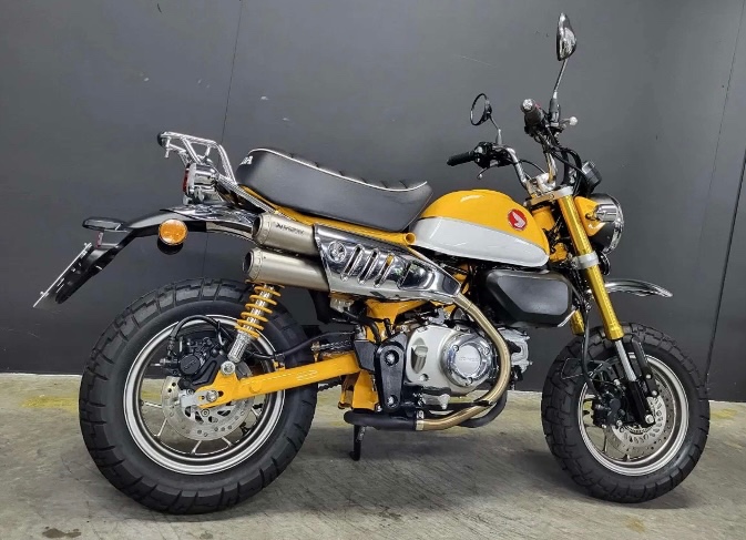 Honda Monkey AKRAPOVIČ - 4