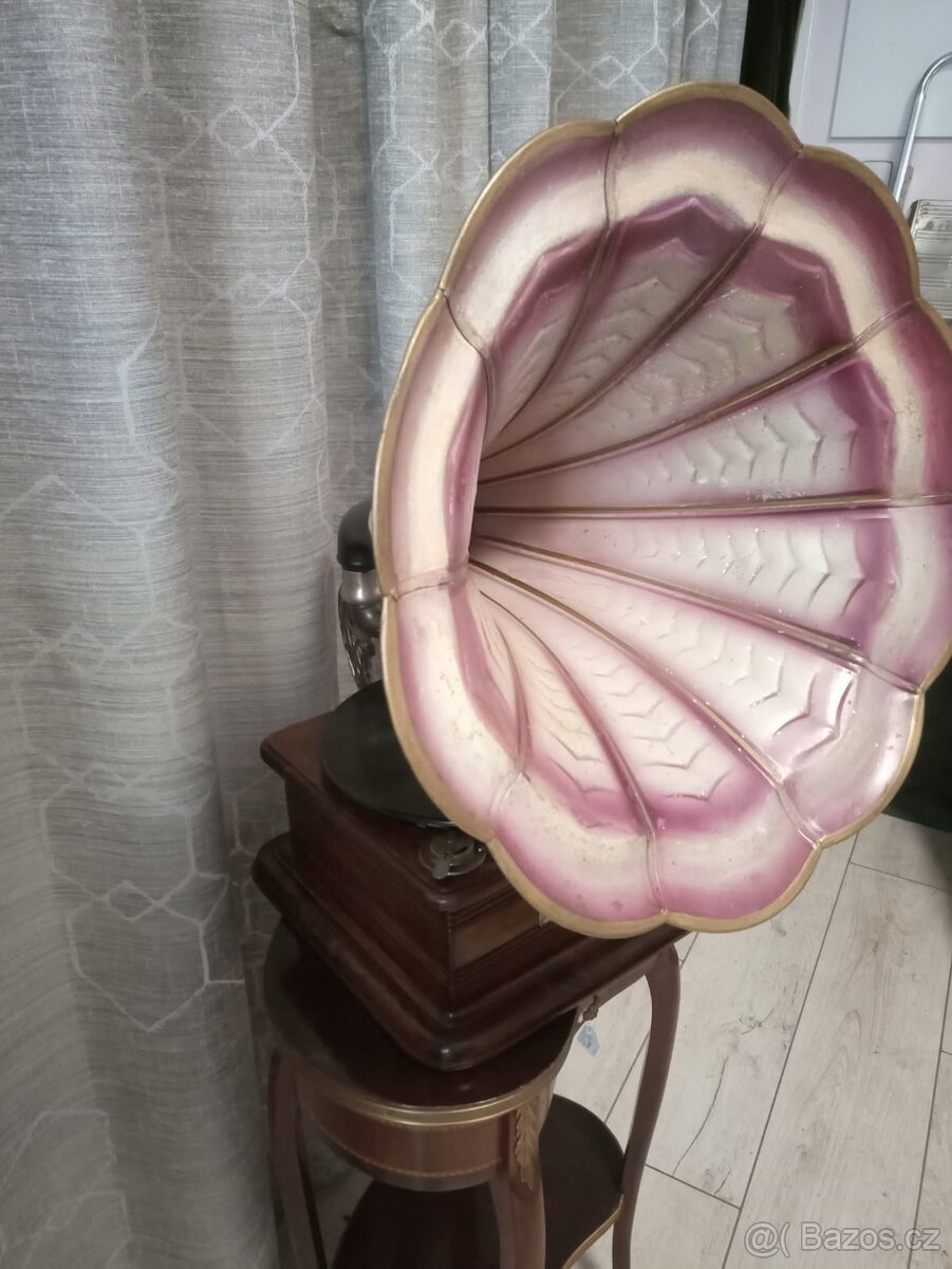 Gramofon s troubou - 4