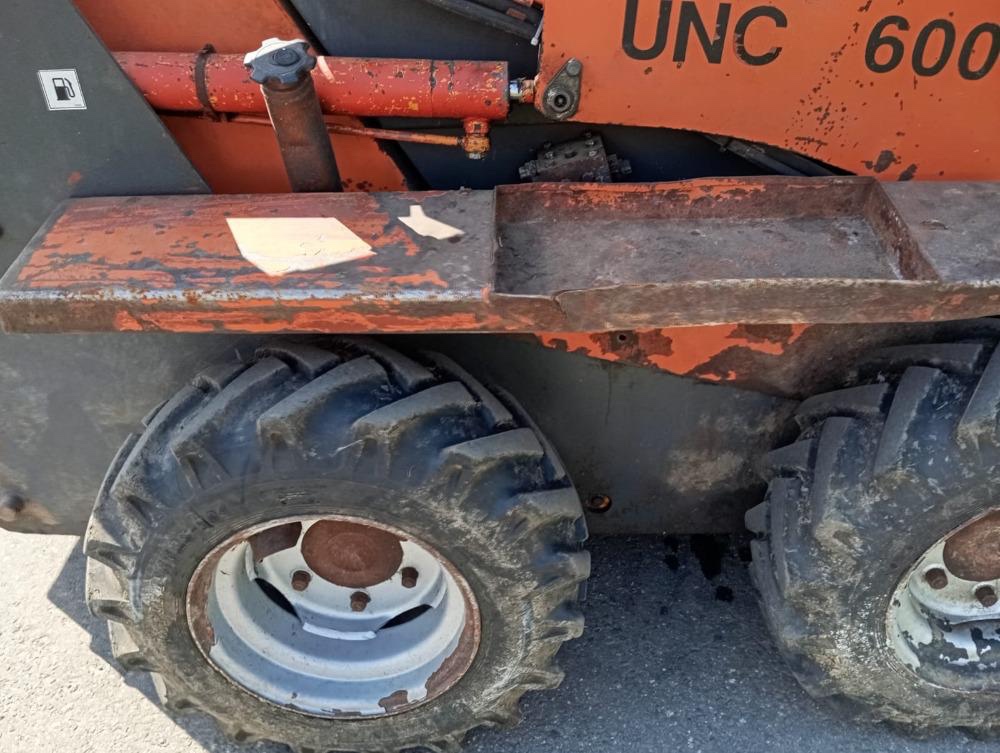 UNC 600 - 4