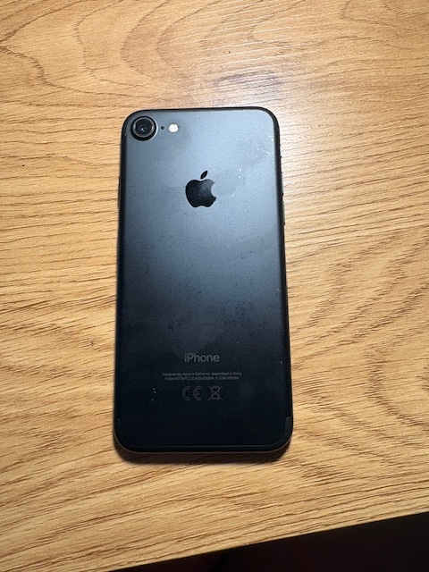 Apple iPhone 7, 32GB černý - 4