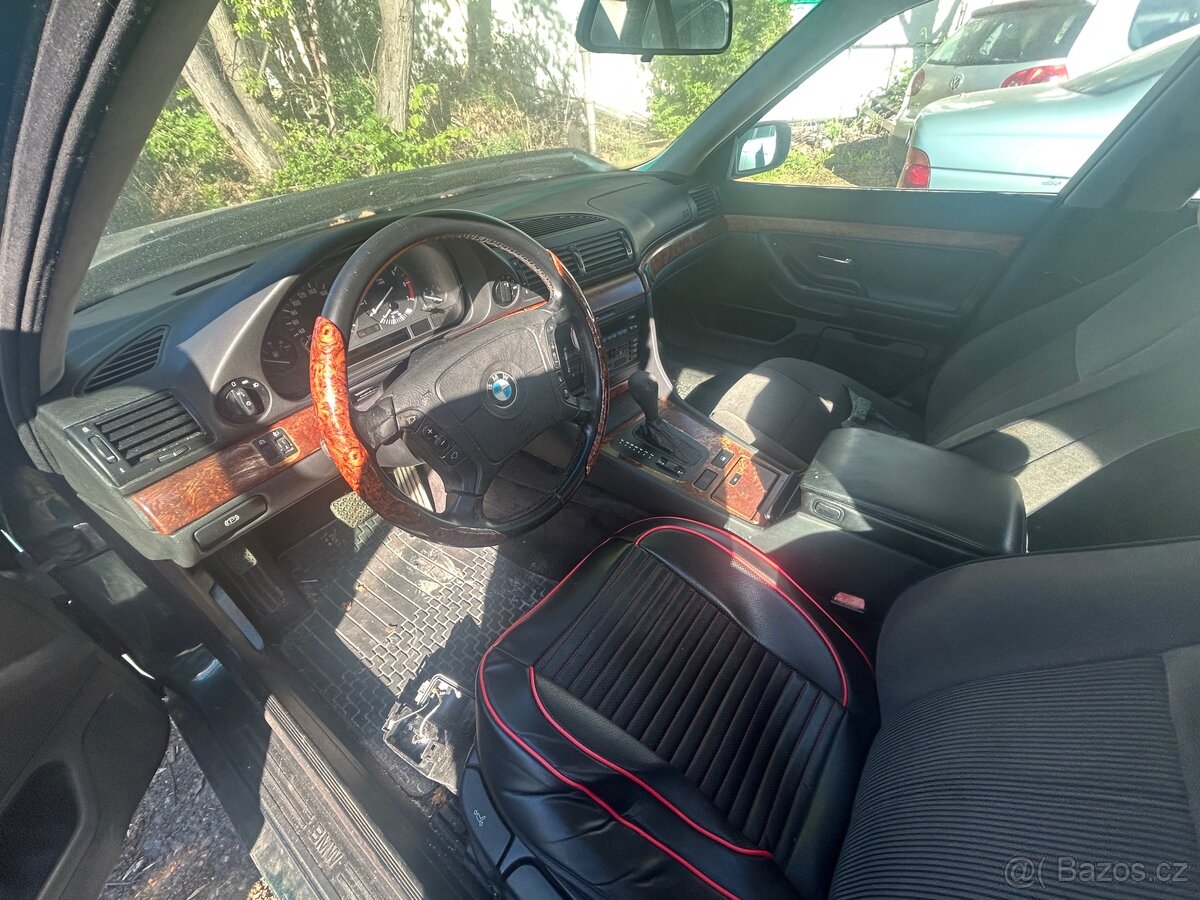 BMW 7 E38 730i V8 - 4