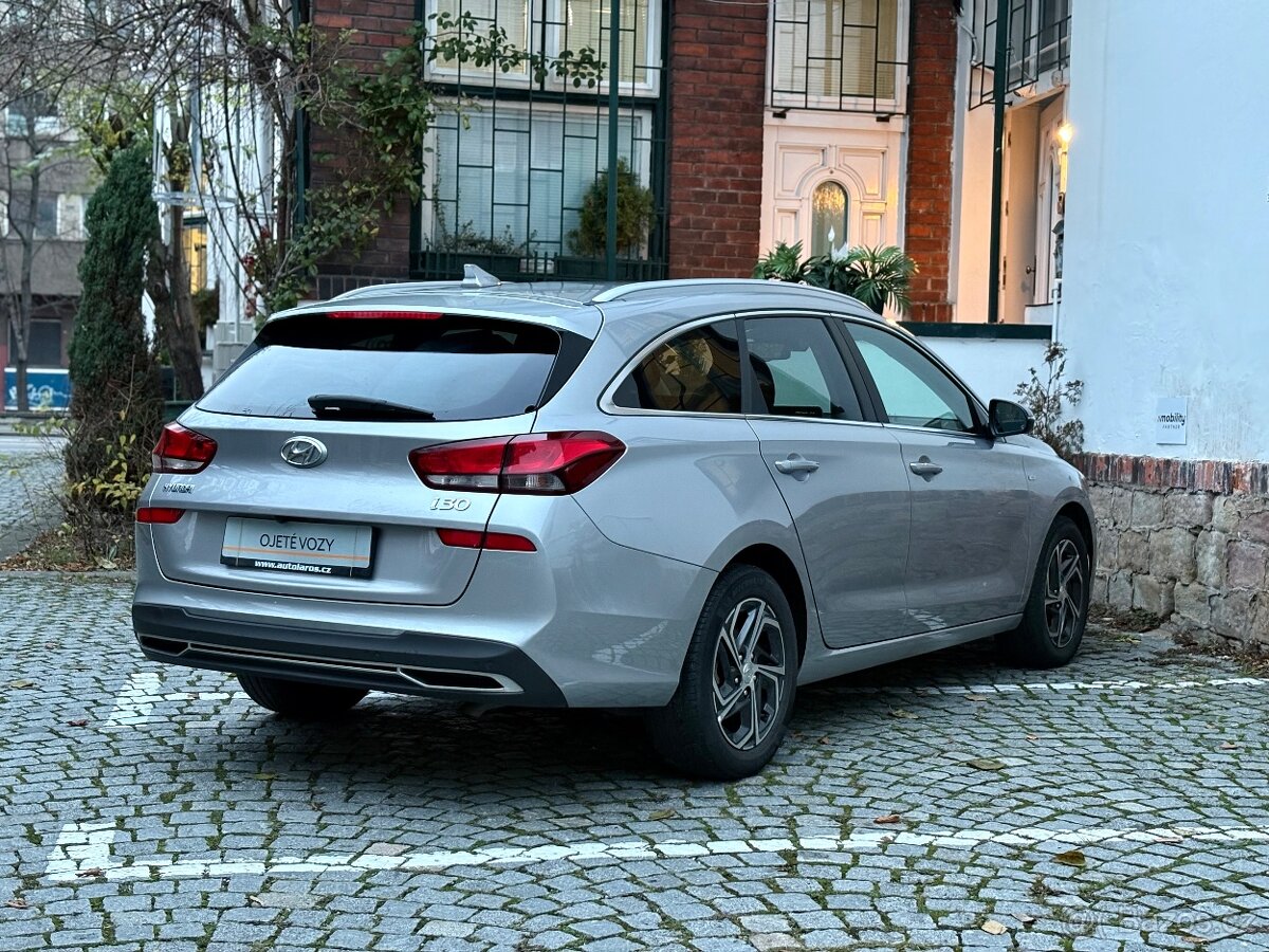 Hyundai i30 kombi 1.5 TGDI, SMART, 2022, ČR - 4