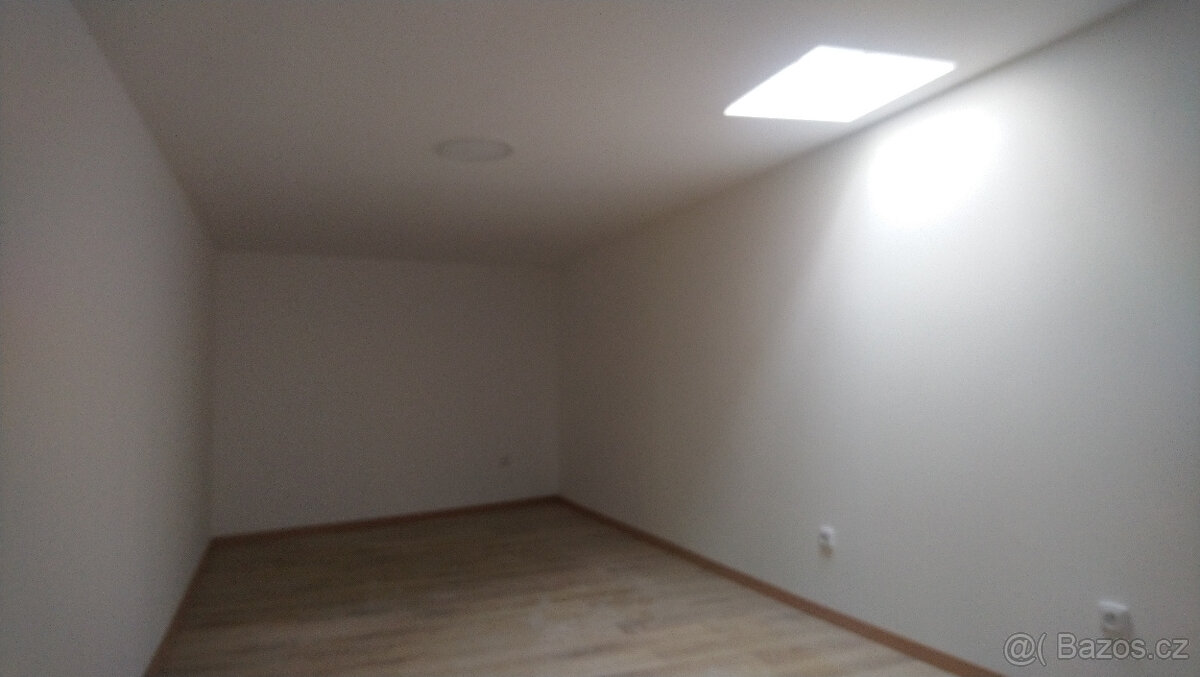 Pronájem 2+1, 55m2 (podkroví)(Jablonec n.N., ul. Květinová) - 4