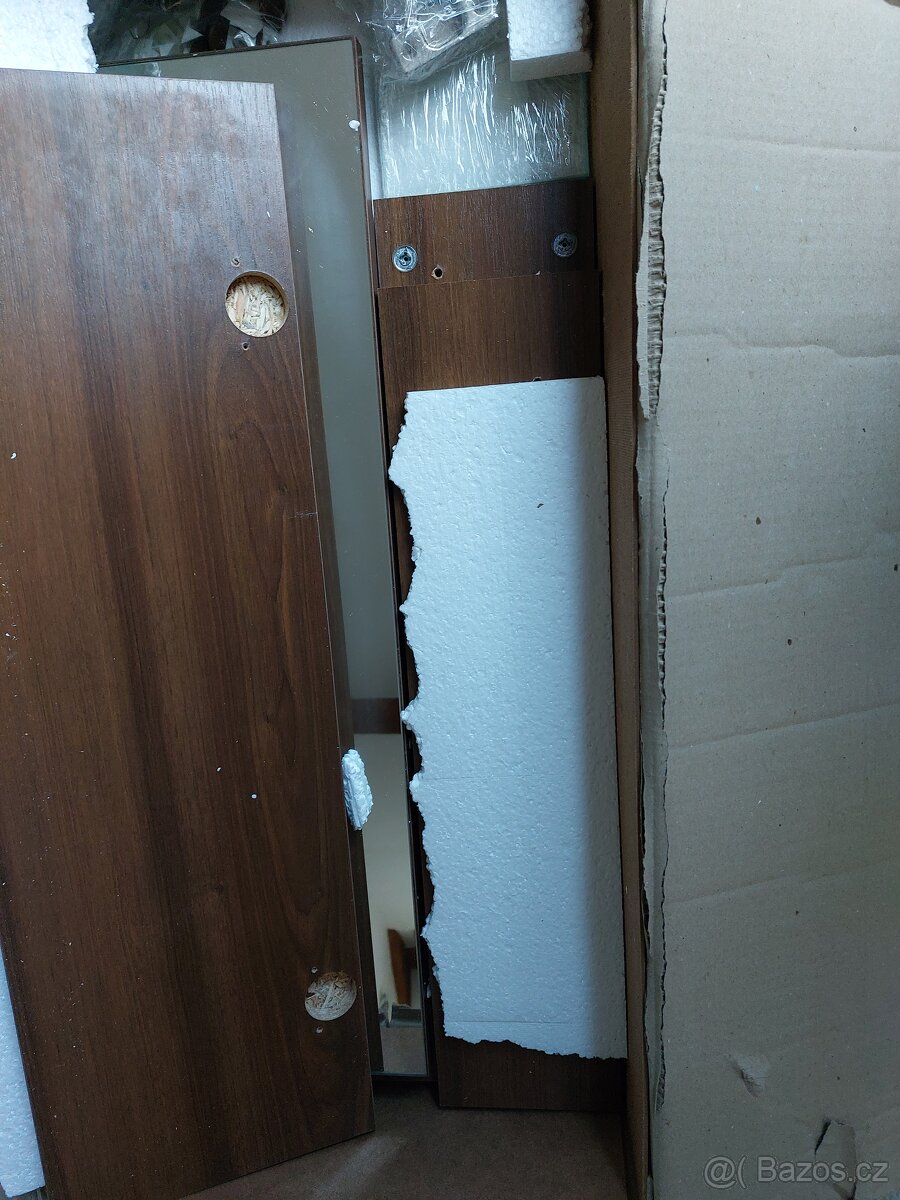 Zrcadlová skříňka - 4