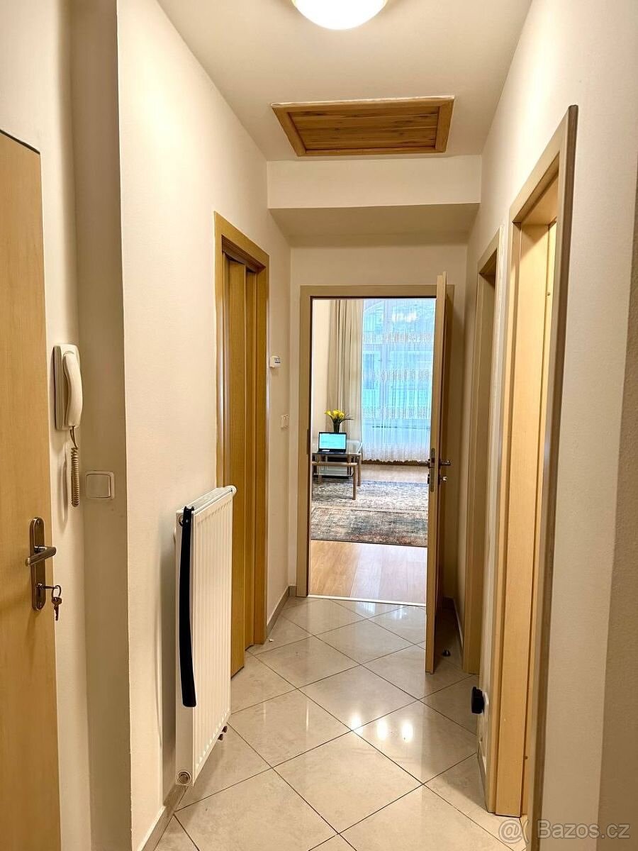 Pronájem bytu 2+kk - 4