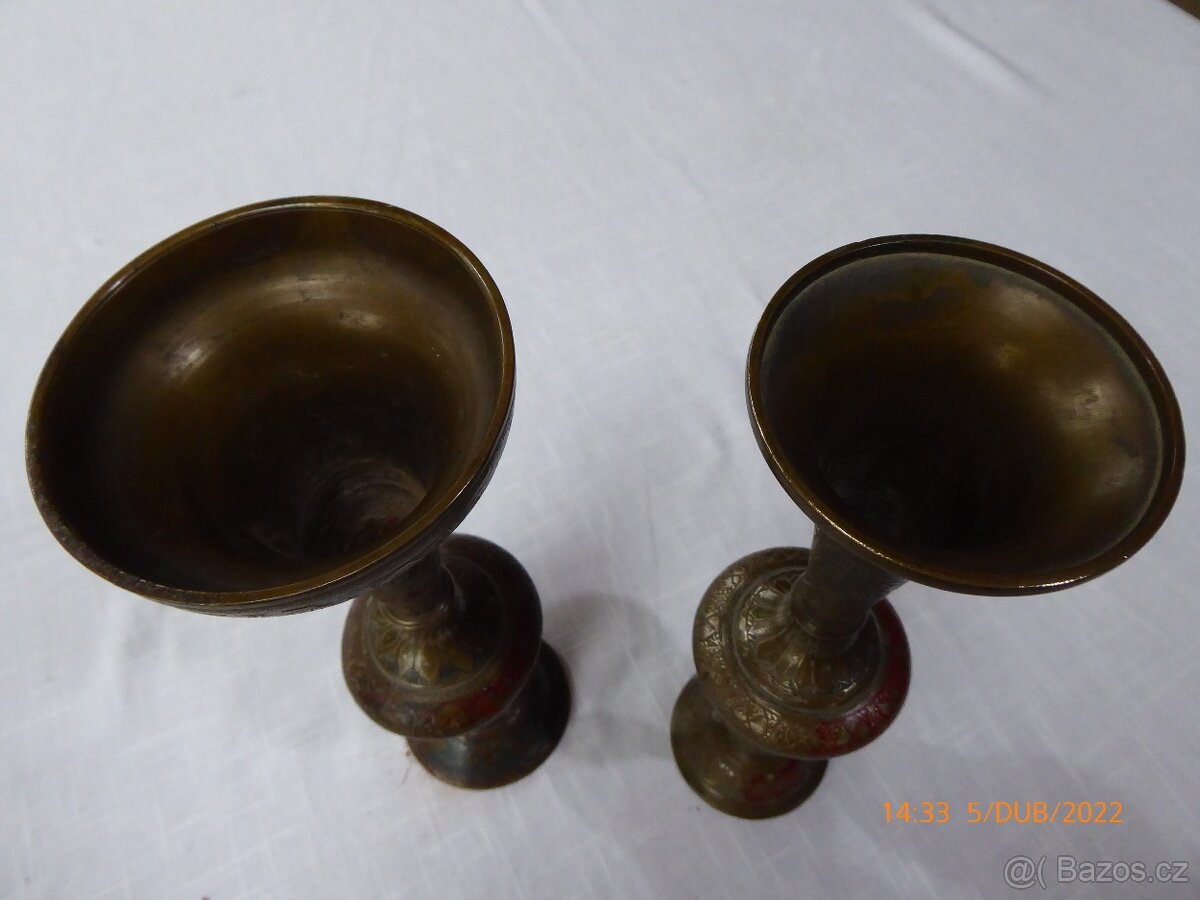 2 STARÉ ZDOBENÉ MOSAZNÉ SVÍCNY - 4