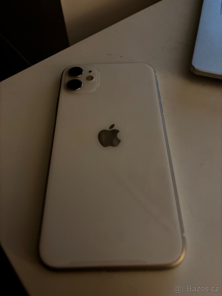 Apple iPhone 11 64GB - 4
