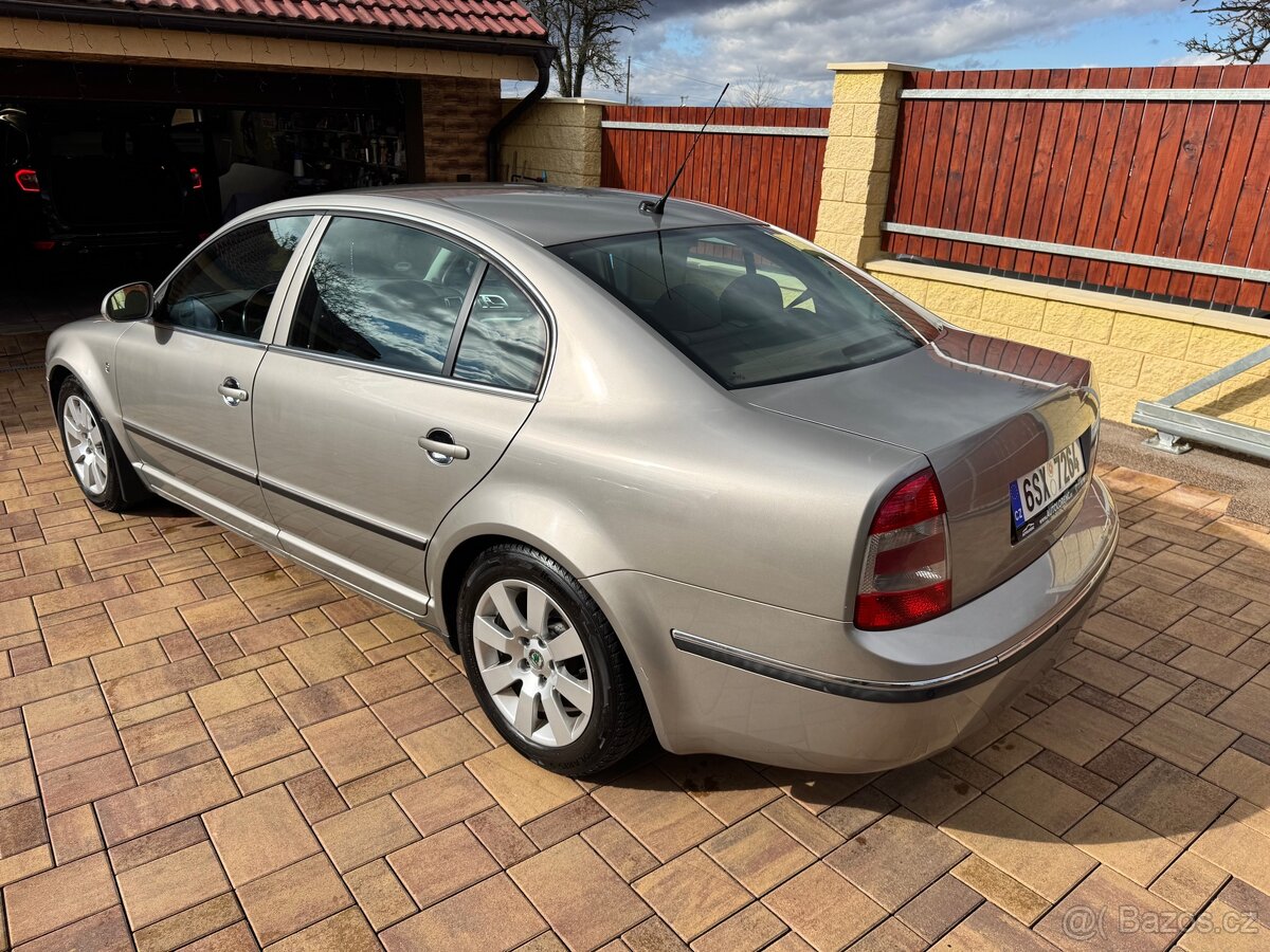 Škoda Superb 2.0TDI 103Kw Elegance - 4