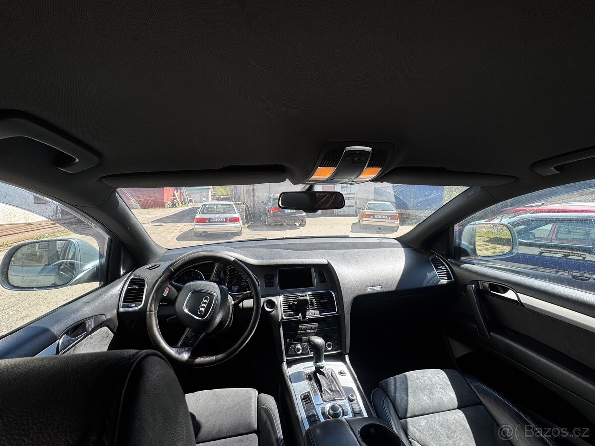 Audi Q7 4.2 TDi díly - 4