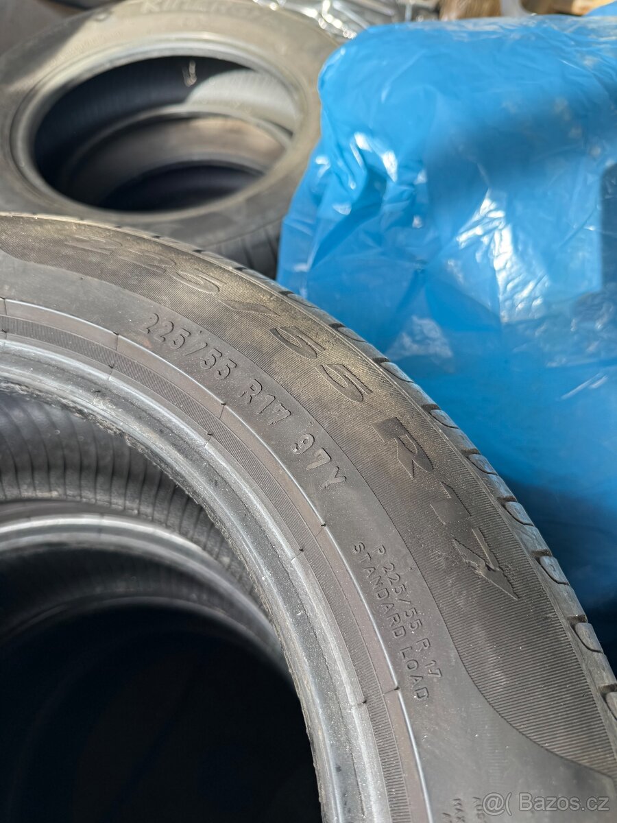 Pneu 225/55r17 - 4