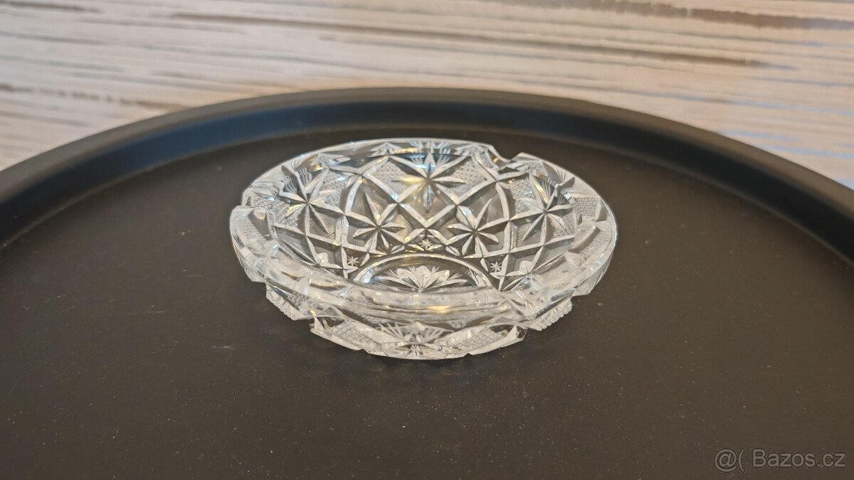 Popelník z českého broušeného křišťálu. - 4