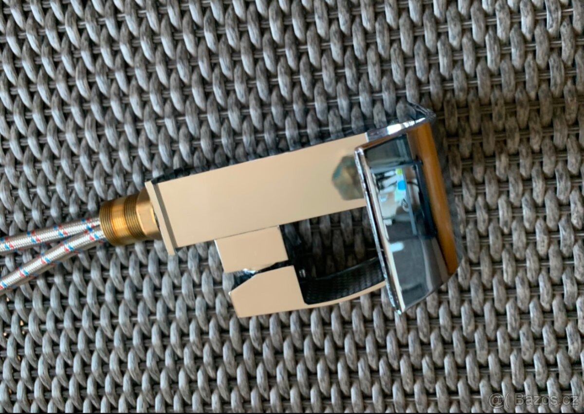 Nová designová umyvadlová baterie - 4