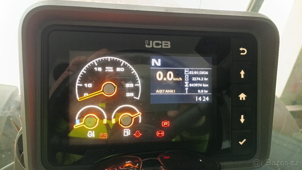 JCB Fastrac 8330 - 4