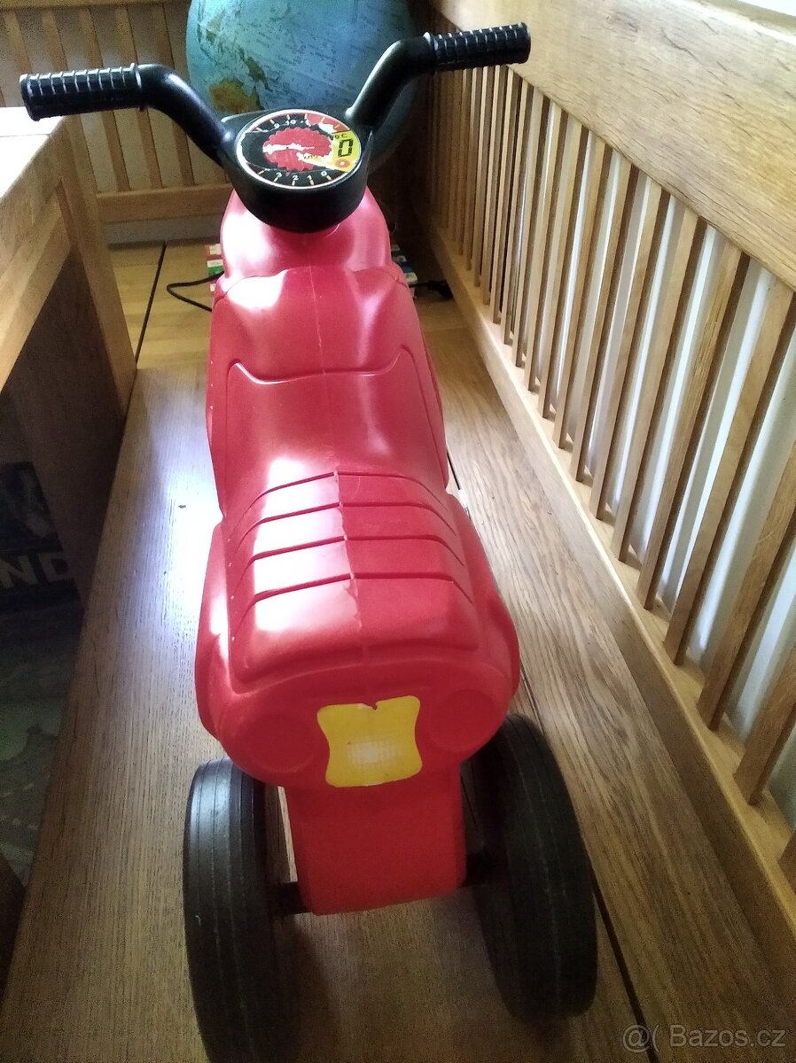 Plastové odrážedlo motorka červená - 4