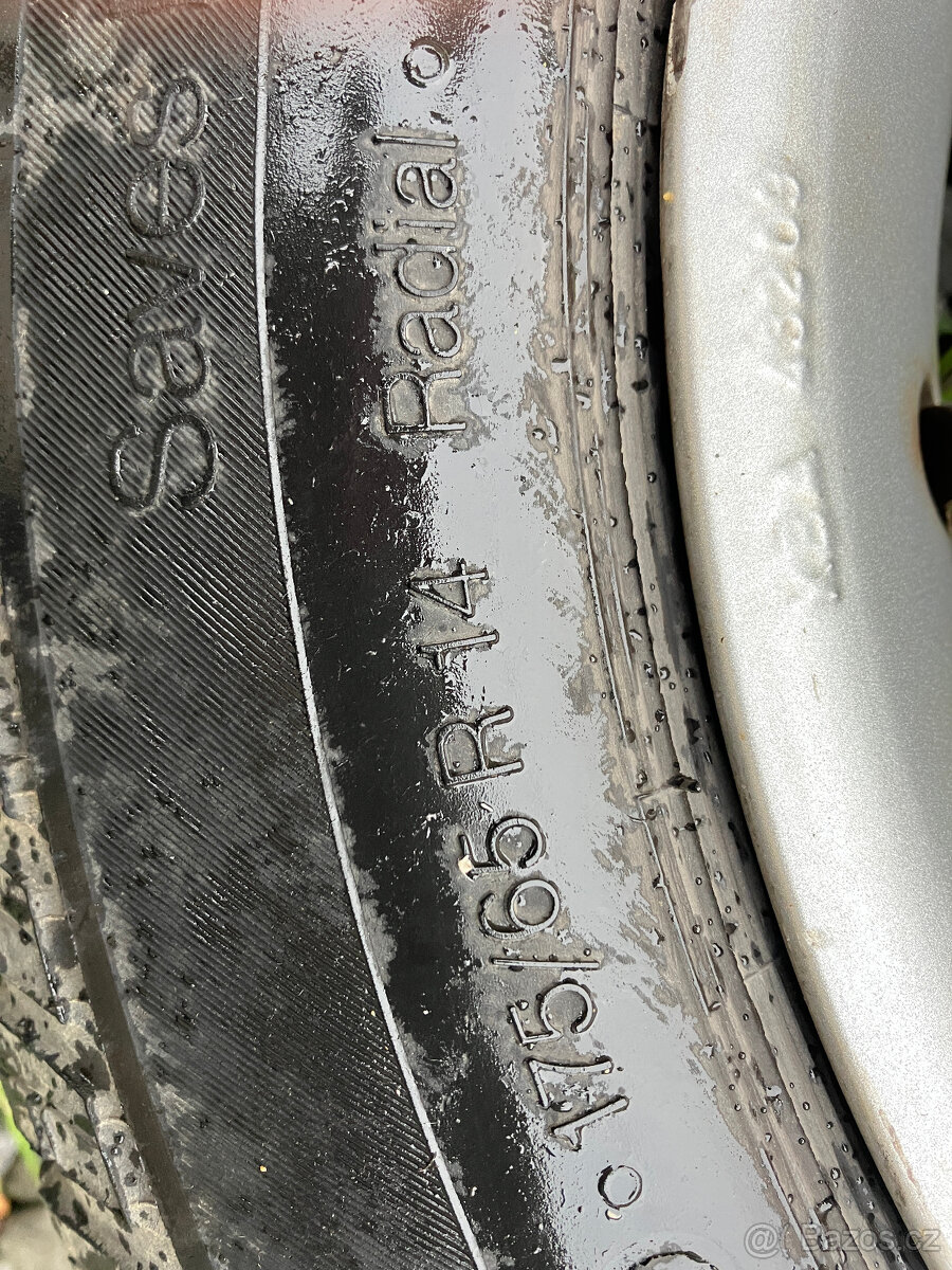 Letní pneu 175/65/14 na disku Clio II - 4