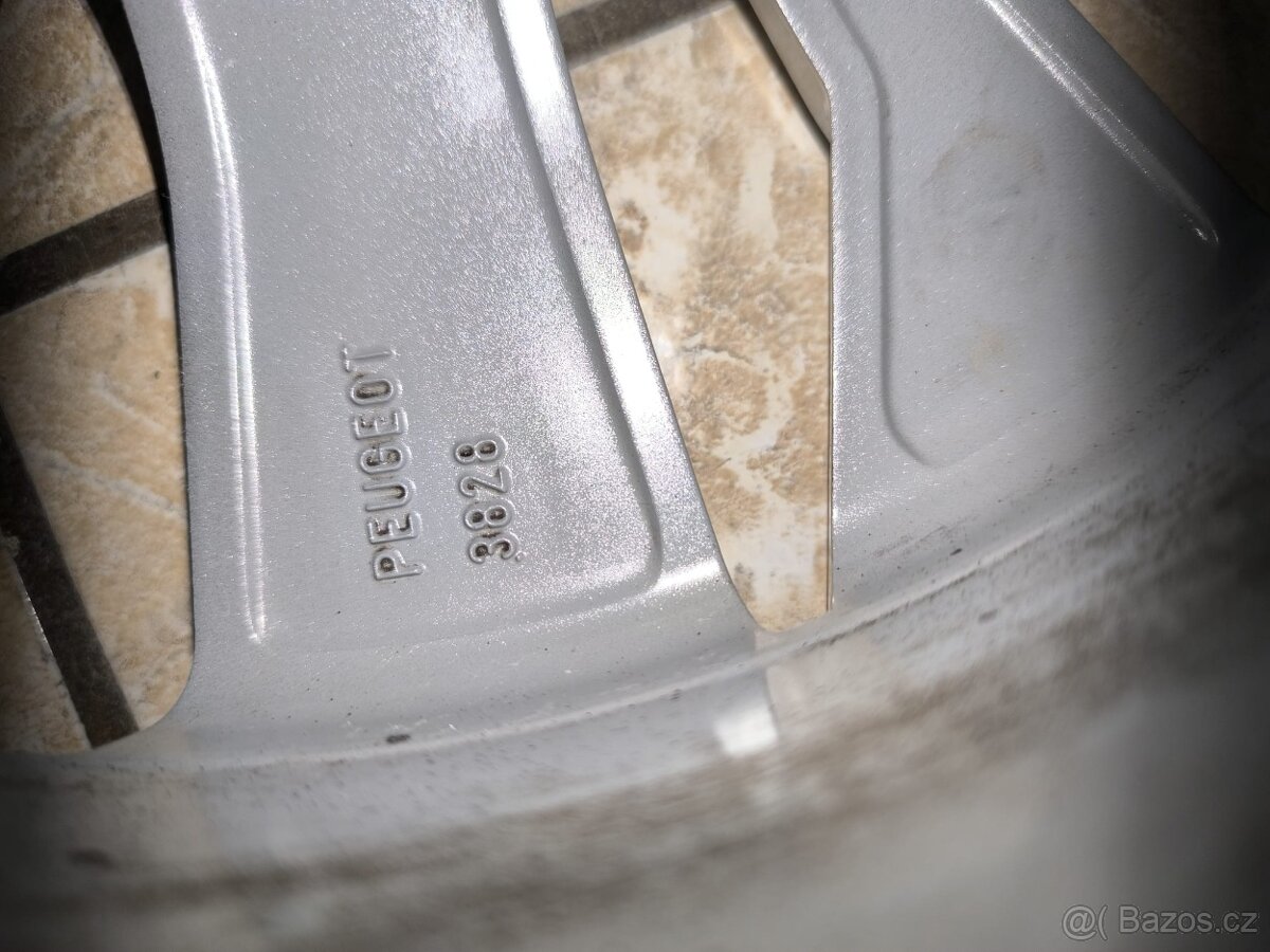 Letní pneu 215/65 R17 - 4