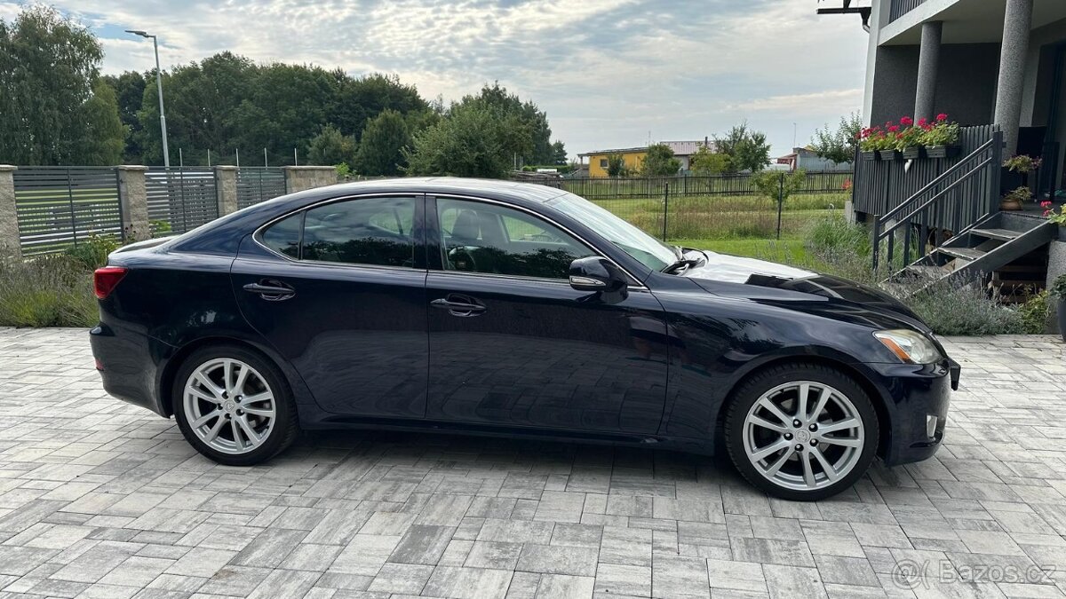 Lexus IS 250 Luxury - 4