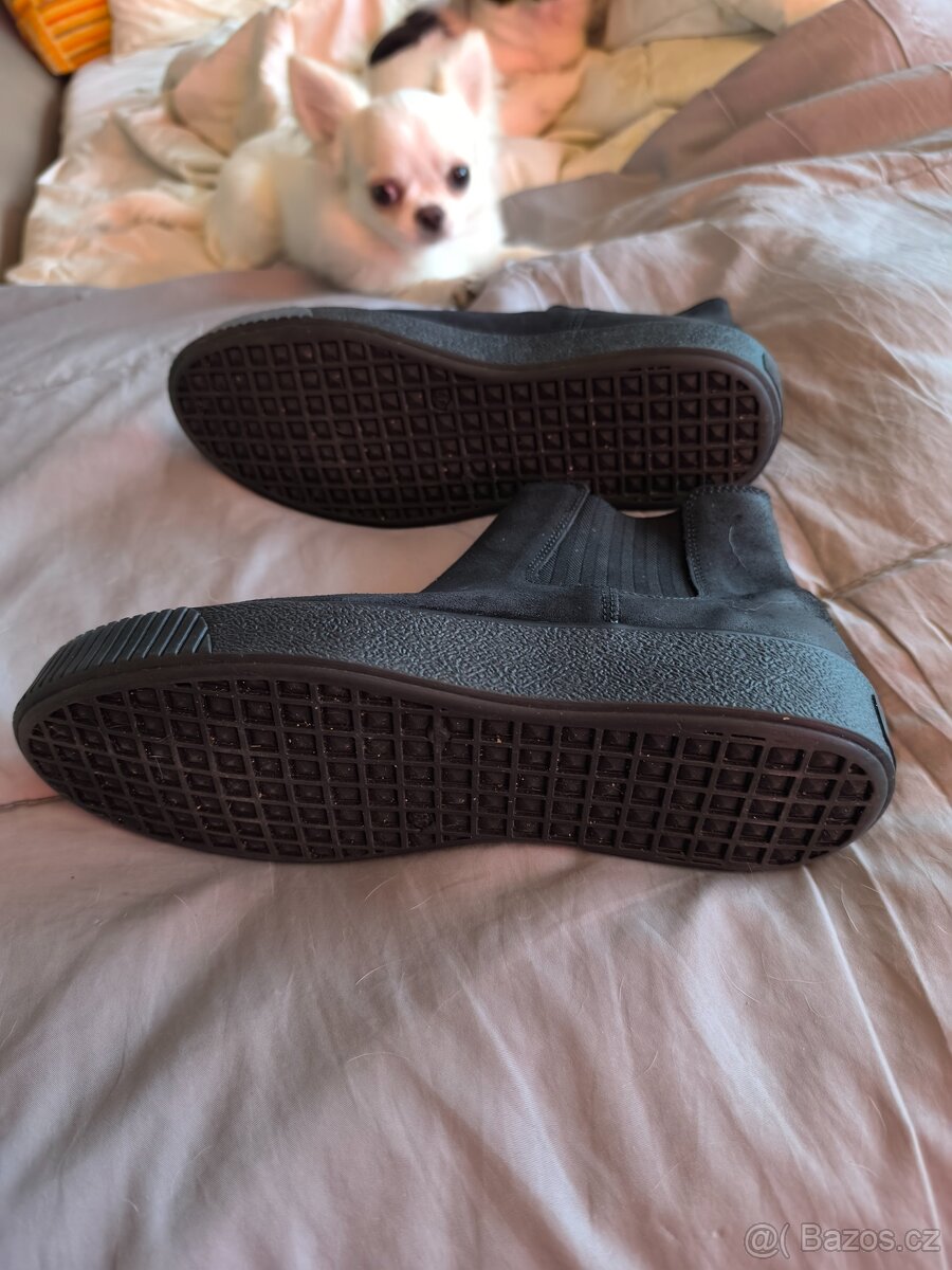 Dámské černé semišové kotníkové nazouváky zn. Baťa vel. 39 - 4