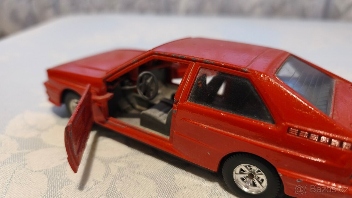 Audi Quattro 1:24 Bburago - - 4
