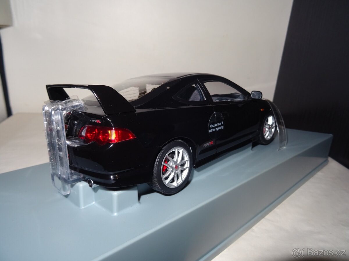 1:18 Honda integra type r AUTOART - 4