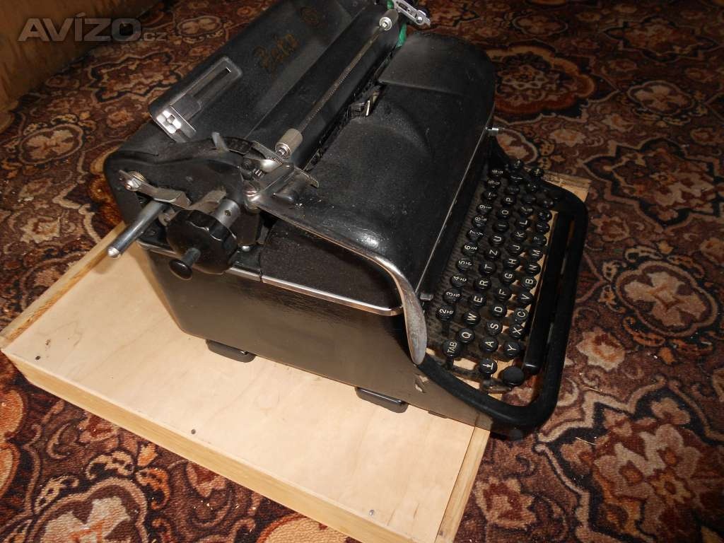 Psací stroj ZETA - 4