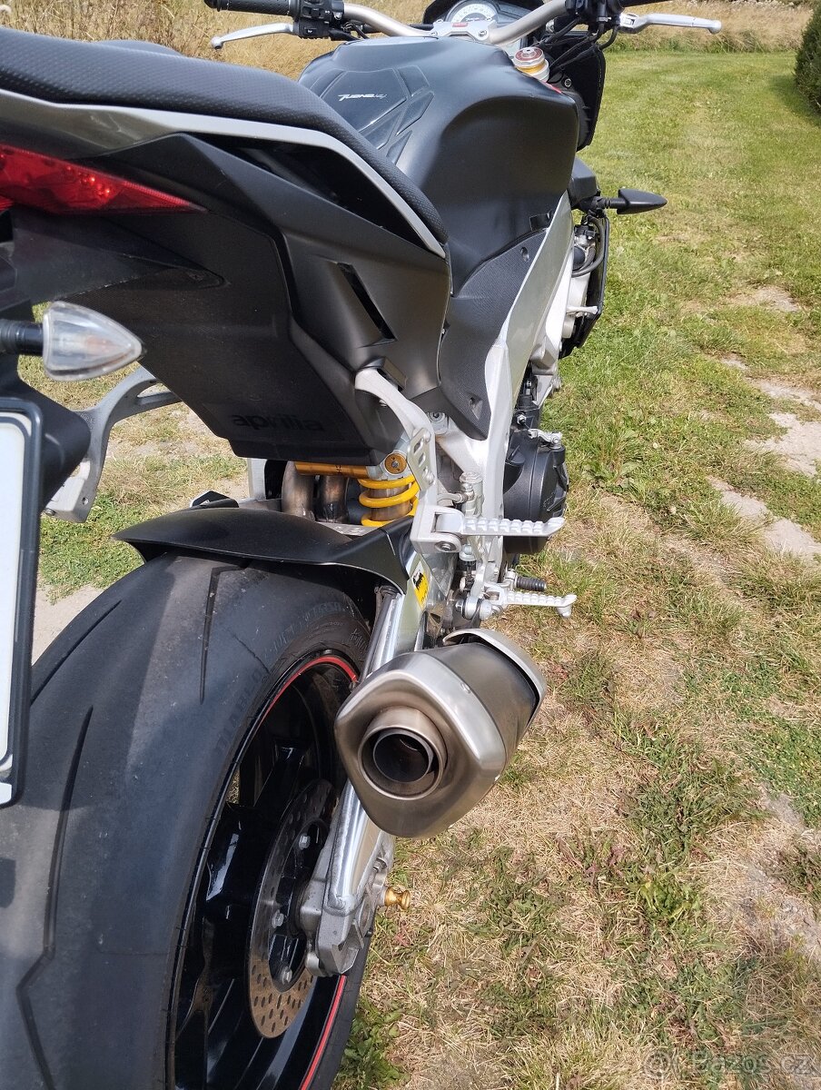 Aprilia Tuono V4 - 4