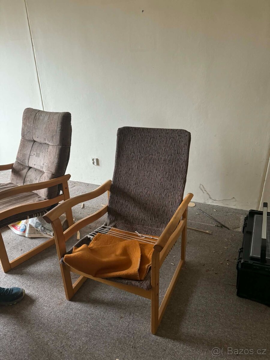 Starší gauč a 2 křesla - 4