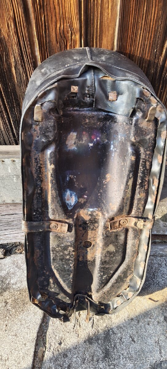 Sedlo na Jawa 250. - 4