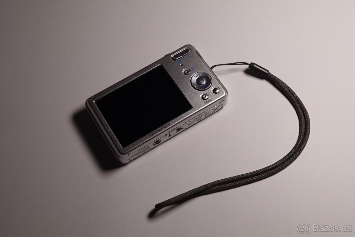 Olympus VG-150 stříbrný - 4