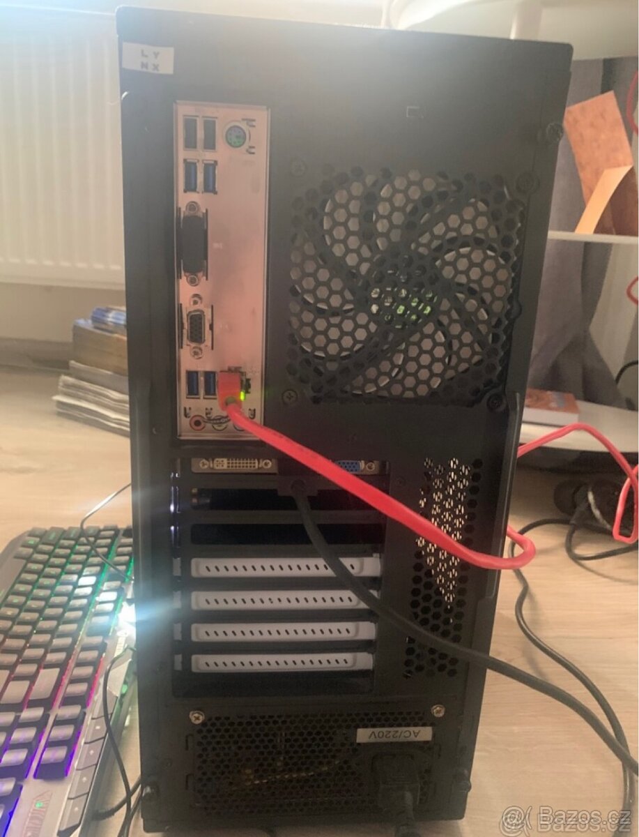 Monitor + PC + klávesnice + myš - 4